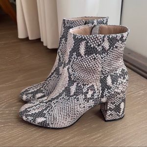 Able Snakeskin Leather Boots - Sz6